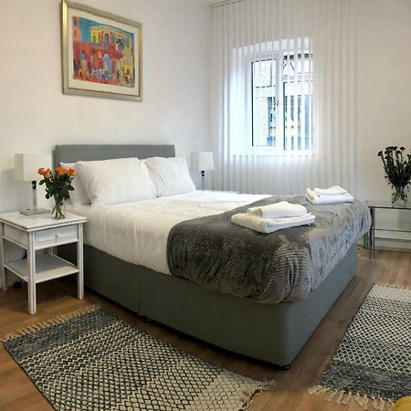 City Location- 2 Bedroom Apartment Londen Buitenkant foto