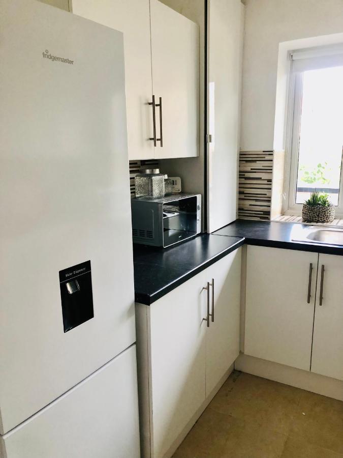 City Location- 2 Bedroom Apartment Londen Buitenkant foto