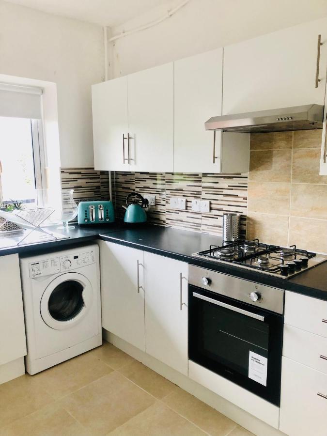 City Location- 2 Bedroom Apartment Londen Buitenkant foto